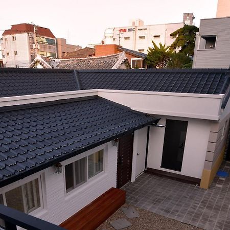 Guma Modern Hanokstay Daegu Exterior photo